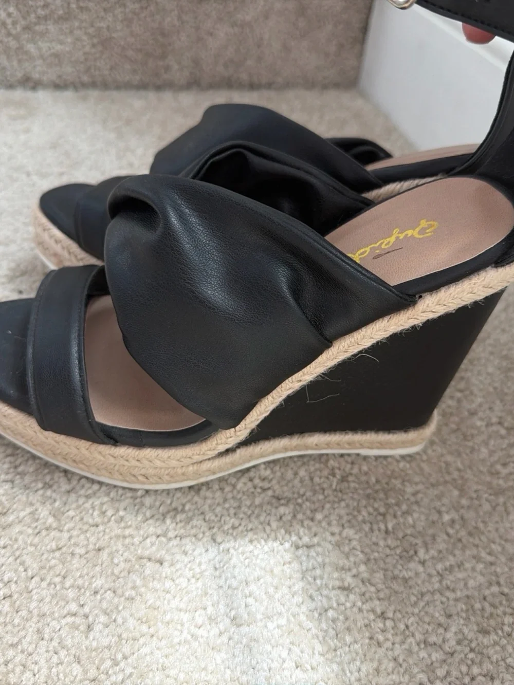 Buckle wedge sandals